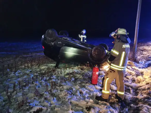 PKW überschlägt sich in Wallenhorst auf Acker