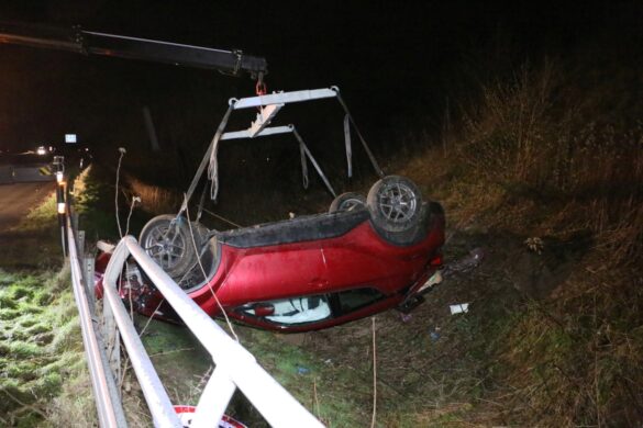 PKW überschlägt sich auf Autobahn A30 bei Bissendorf