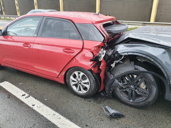 Mehrere Verletzte - 6 Autos kollidieren auf der Autobahn A1 bei Bramsche