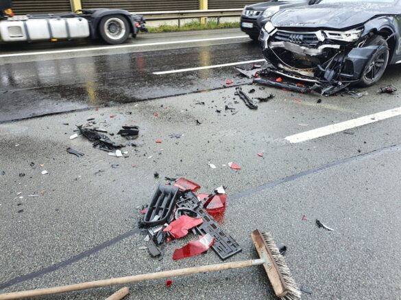 Mehrere Verletzte - 6 Autos kollidieren auf der Autobahn A1 bei Bramsche