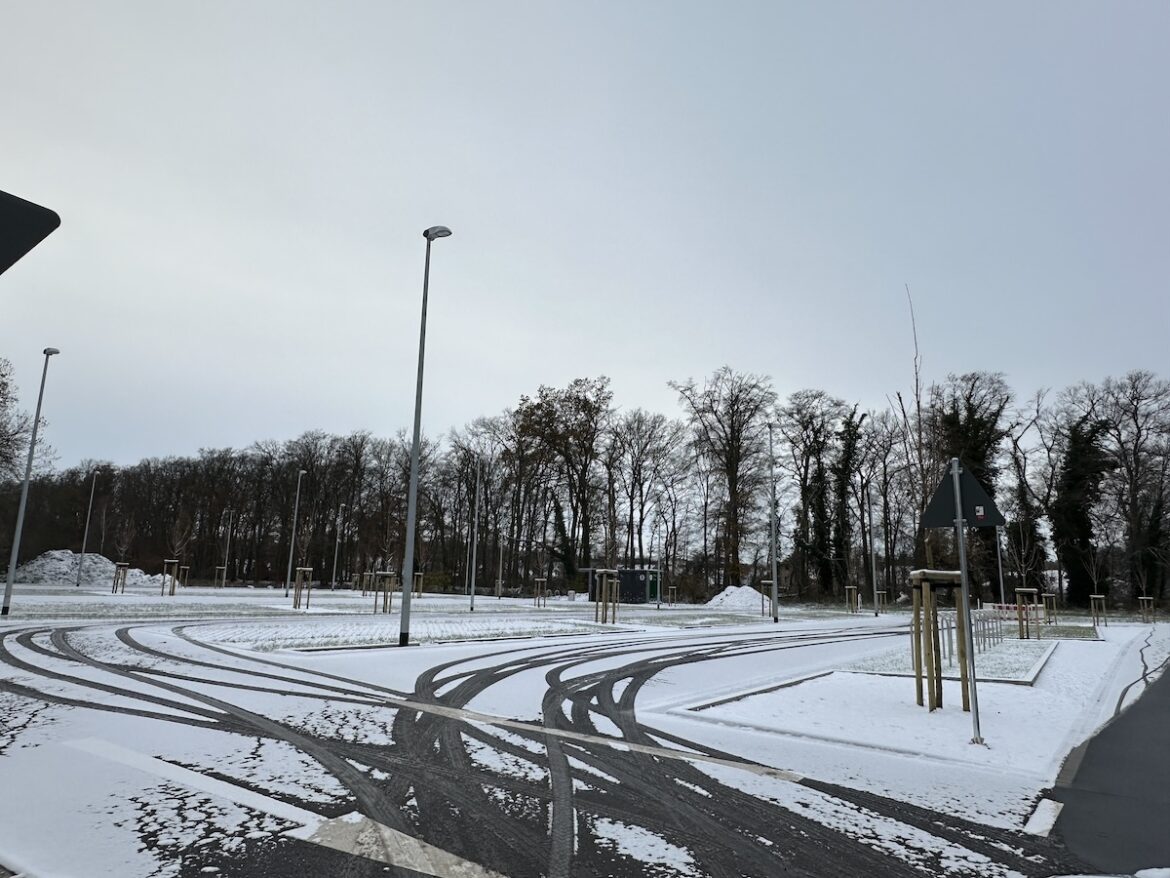 Schnne auf dem P&R-Parkplatz in Eversburg. / Foto: Pohlmann