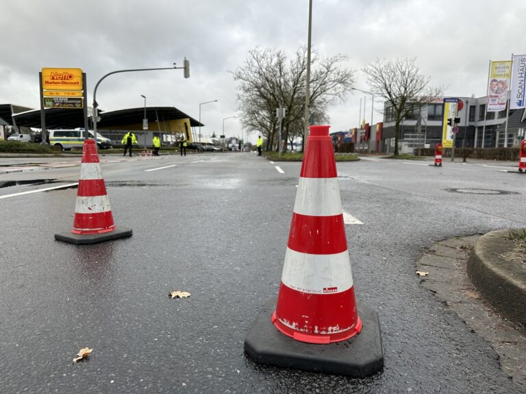 Auch sechs Stunden nach dem Unfall war die Page noch gesperrt