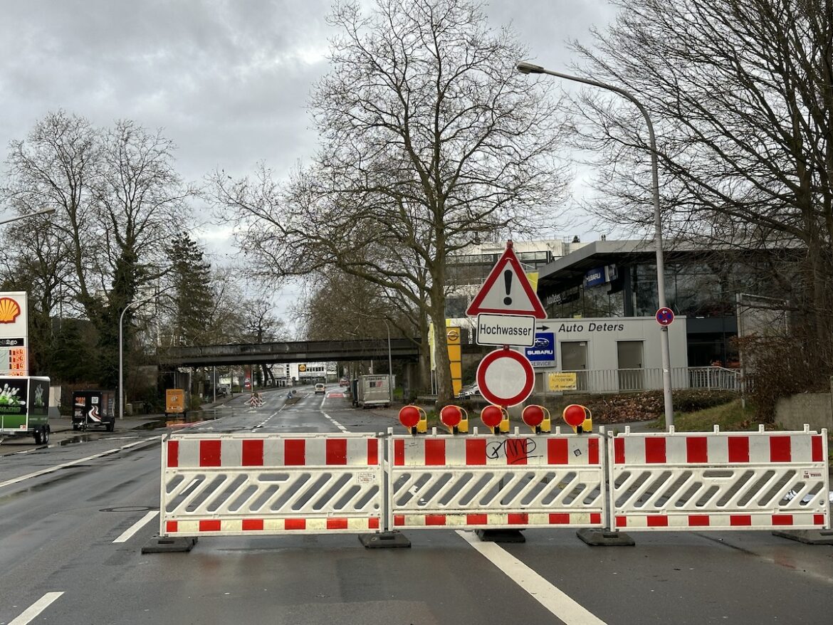 Sperrung der Mindener Straße am 25.12.2023 wegen Hochwasser / Foto: Pohlmann
