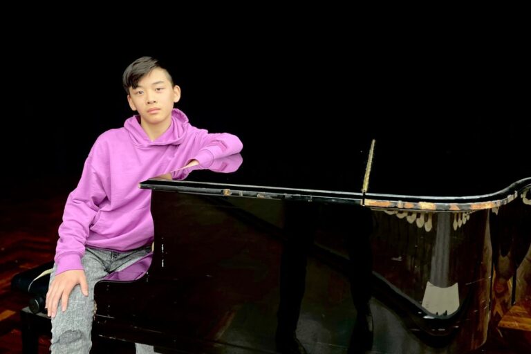 Jinlin Zheng / Foto: Gymnasium in der Wüste