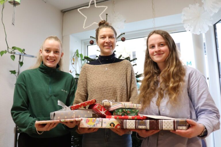 Geschenkaktion der NordWestBahn-Azubis / Foto: NWB