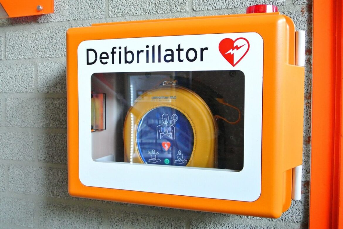 Defibrillator (Symbolbild)