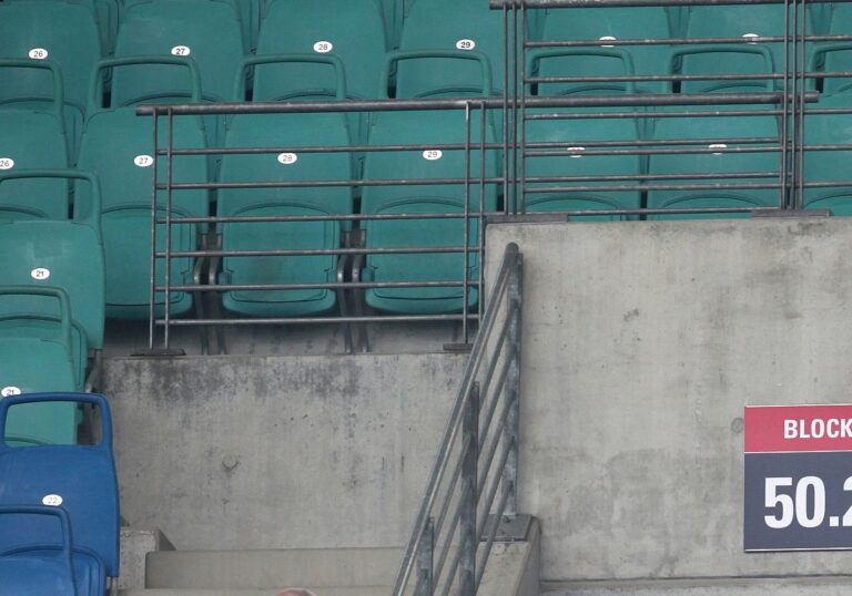 Leeres Fußballstadion