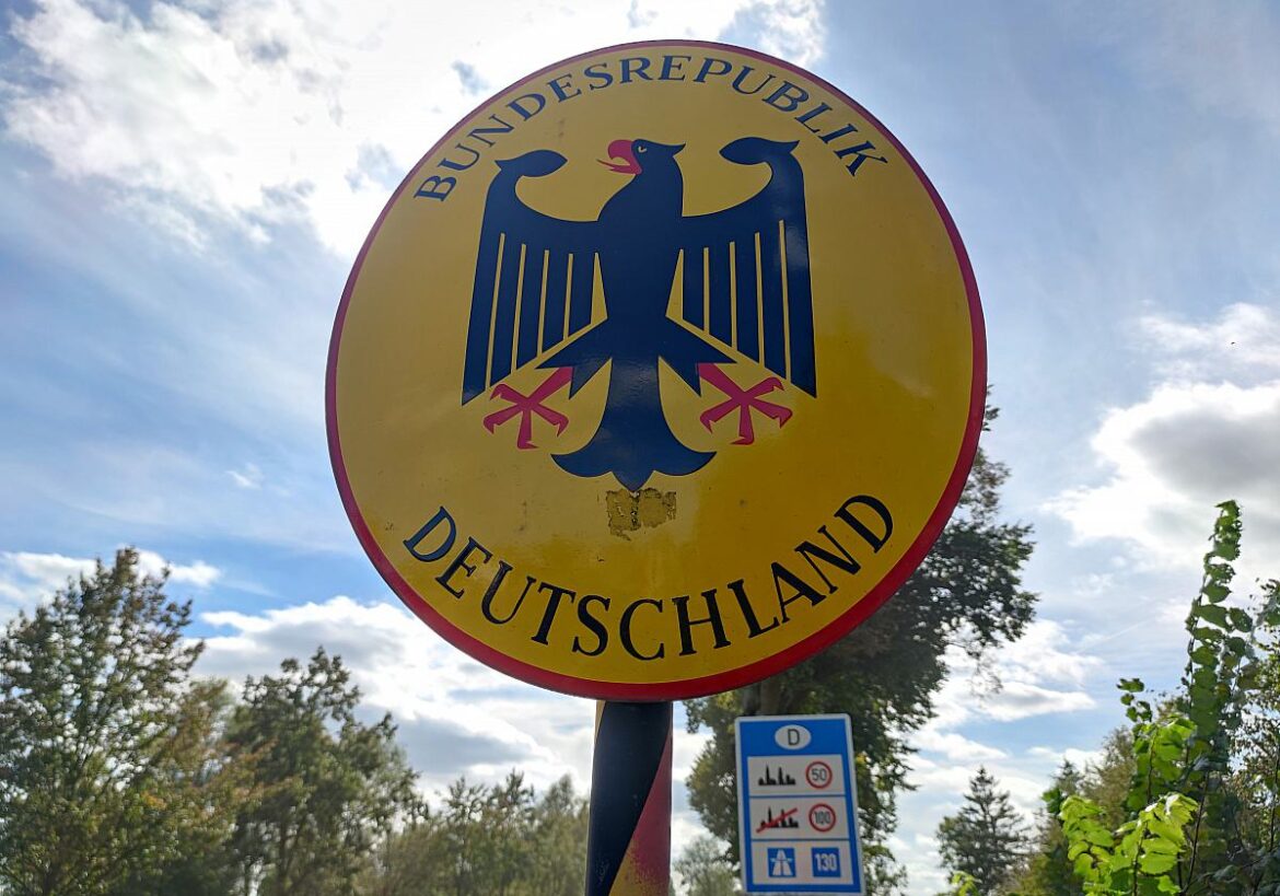 Schild Bundesrepublik Deutschland