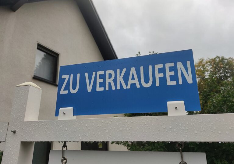 Schild "zu verkaufen"