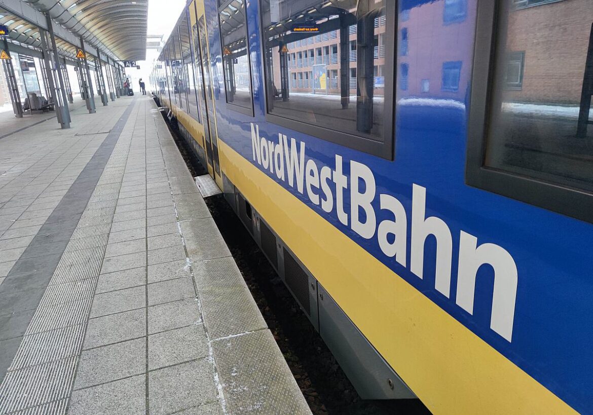 Zug der Nordwestbahn