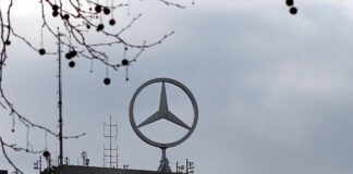 Mercedes Benz Firmenzeichen