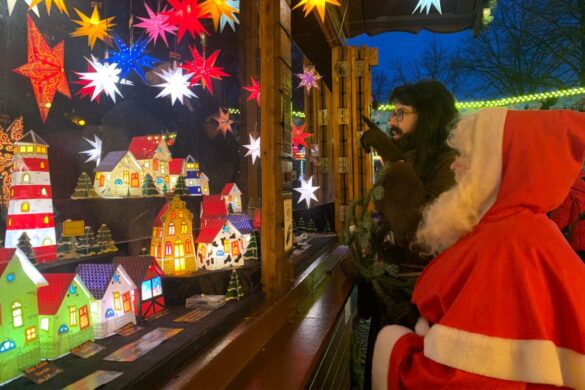 Hinter den Kulissen: Den Wams vom Osnabrücker Nikolaus trägt eine Frau