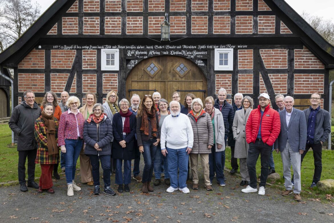 Die Museumsleitungen aus dem Landkreis trafen sich auf Einladung des Kulturbüros des Landkreises zum fachlichen Austausch auf der Venner Mühleninsel. / Foto: Swaantje Hehmann