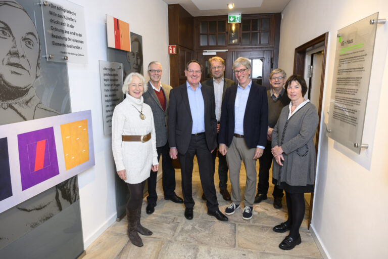 Von links: Marita Hopster-Siebert, Torsten Wächter, Dr. Stefan Lüddemann, Niklas Sievert, Bert Karrasch, Hans Peterse und Gabriele Grosser. / Foto: Hermann Pentermann