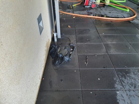 Mit Großalarm zur Hochschule - Kleinbrand ruft zahlreiche Einsatzkräfte auf den Plan