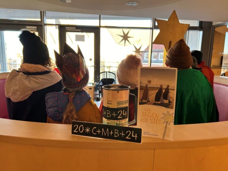Sternsinger überbringen Segen im Kinderhospital Osnabrück.