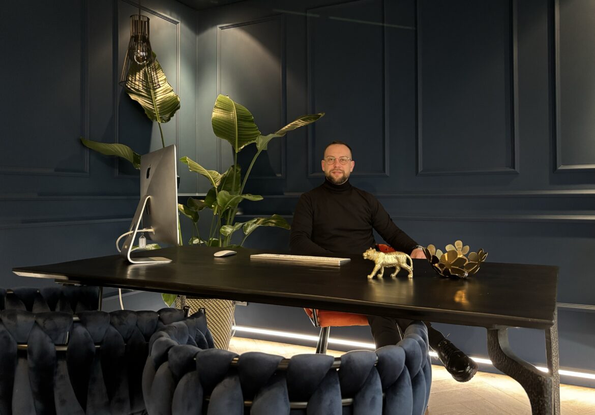 Malermeister Aleksandras Heinemann / Foto: Guss