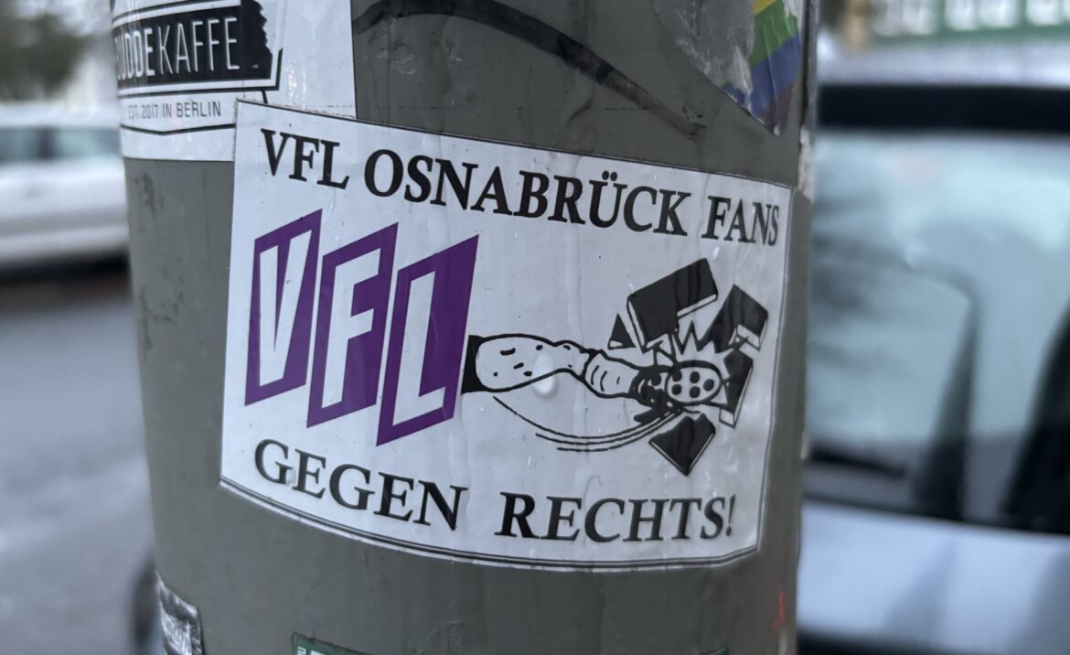 VfL-Fans gegen Rechts / Foto: Guss