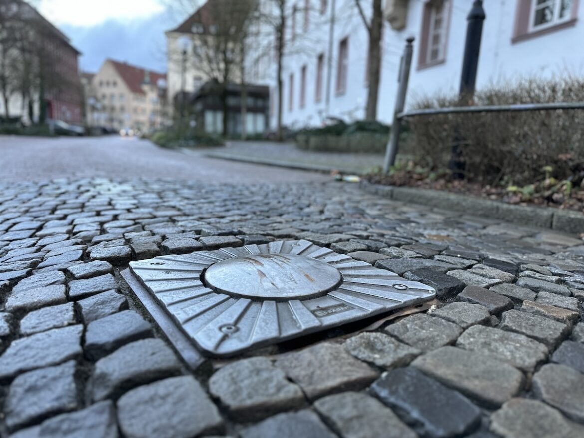 Der versenkbare Poller in der Johannisfreiheit.