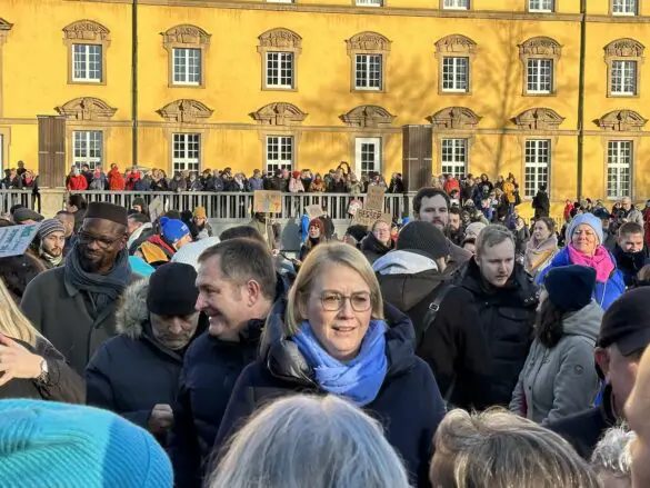 IMG_5428 Demonstration Osnabrück bekennt Farbe – für Demokratie, gegen Faschismus, 27.01.2025, Schlossgarten Osnabrück