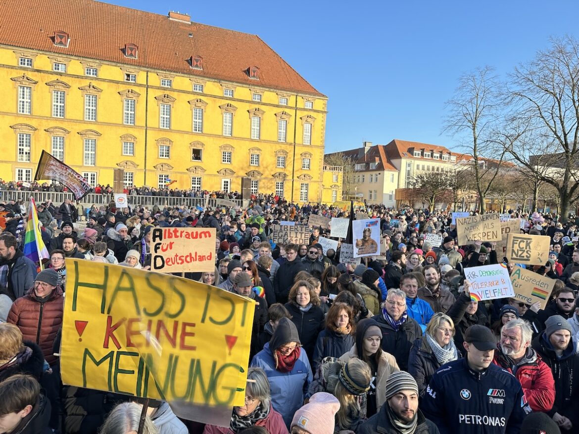 Mehr als 25.000 Teilnehmer bei Demonstration im Schlossgarten Osnabrück