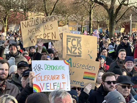 IMG_5483 Demonstration Osnabrück bekennt Farbe – für Demokratie, gegen Faschismus, 27.01.2025, Schlossgarten Osnabrück