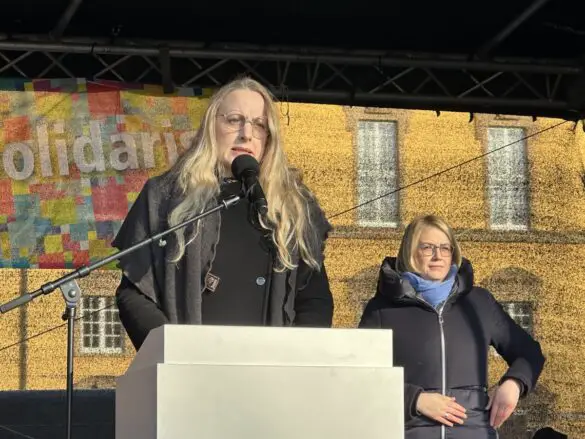 IMG_5497 Demonstration Osnabrück bekennt Farbe – für Demokratie, gegen Faschismus, 27.01.2025, Schlossgarten Osnabrück