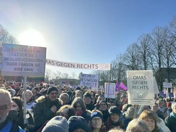 IMG_5574 Demonstration Osnabrück bekennt Farbe – für Demokratie, gegen Faschismus, 27.01.2025, Schlossgarten Osnabrück