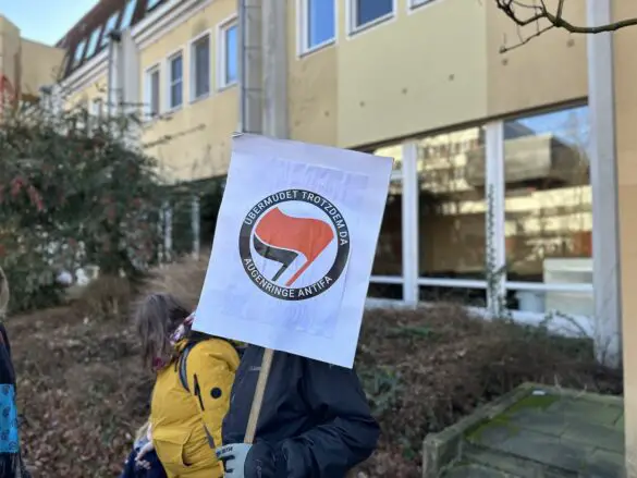 IMG_5591 Demonstration Osnabrück bekennt Farbe – für Demokratie, gegen Faschismus, 27.01.2025, Schlossgarten Osnabrück