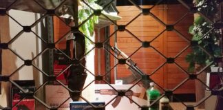 Waffen in einem Schaufenster