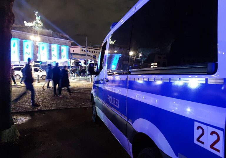 Polizei vor dem Brandenburger Tor