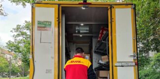 DHL Paketbote