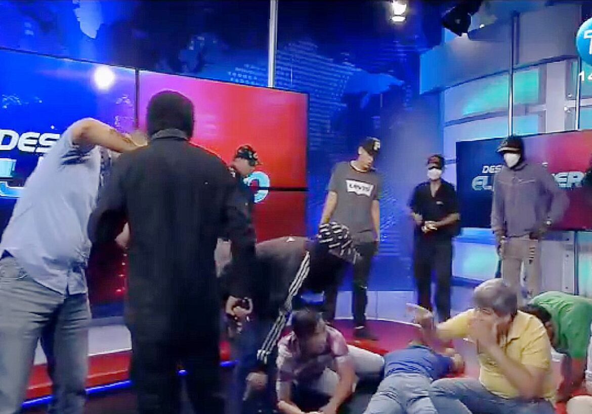 Bewaffnete Männer stürmen Fernsehstudio in Ecuador während Livesendung