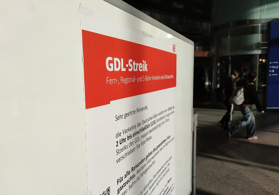 Infozettel im Bahnhof zum GDL-Streik