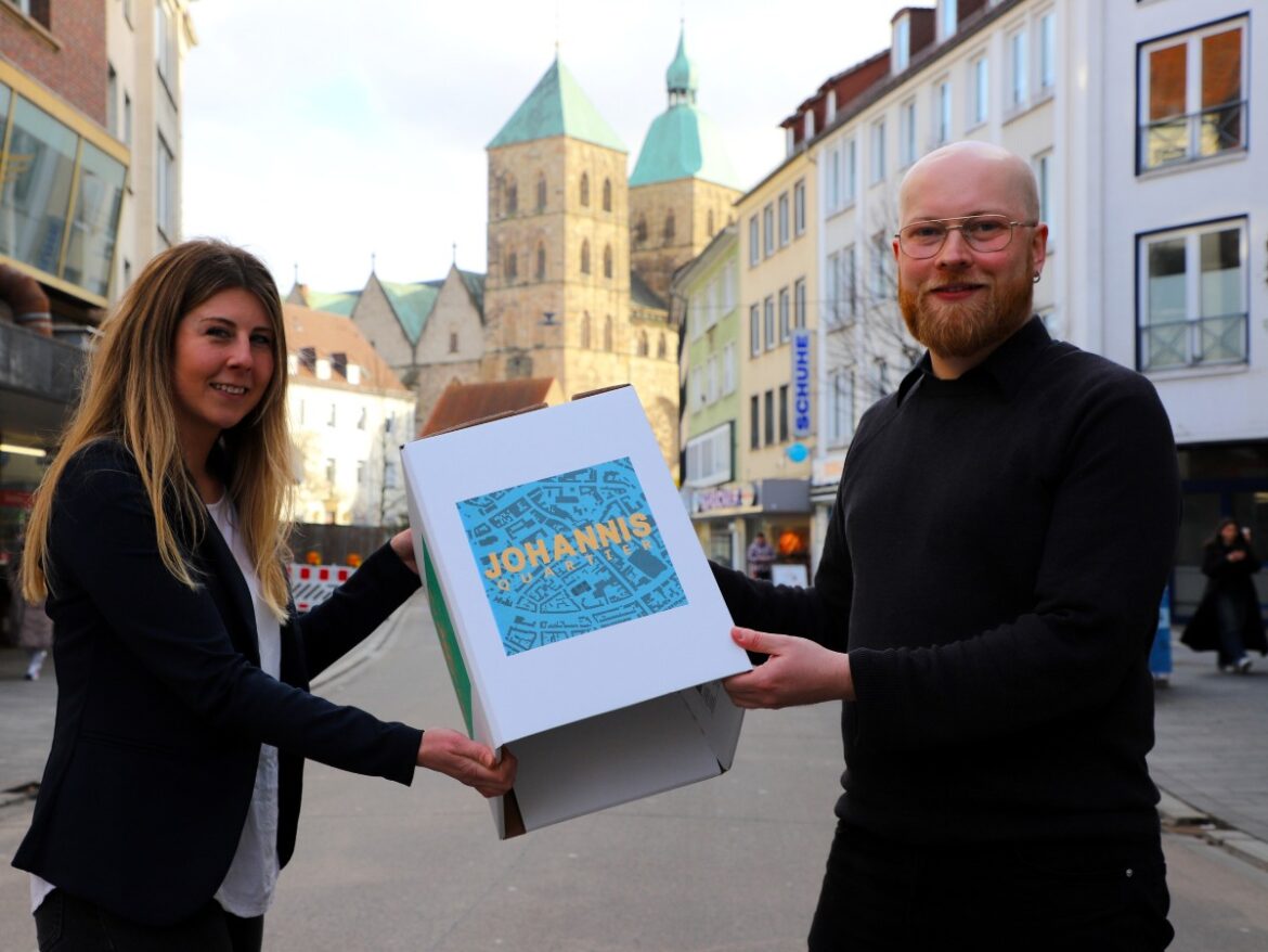 Für anderthalb Jahre hat Marie Veltmaat rund um die Johannisstraße Projekte angetrieben, nun übernimmt das Daniel Lindholz. / Foto: Simon Vonstein