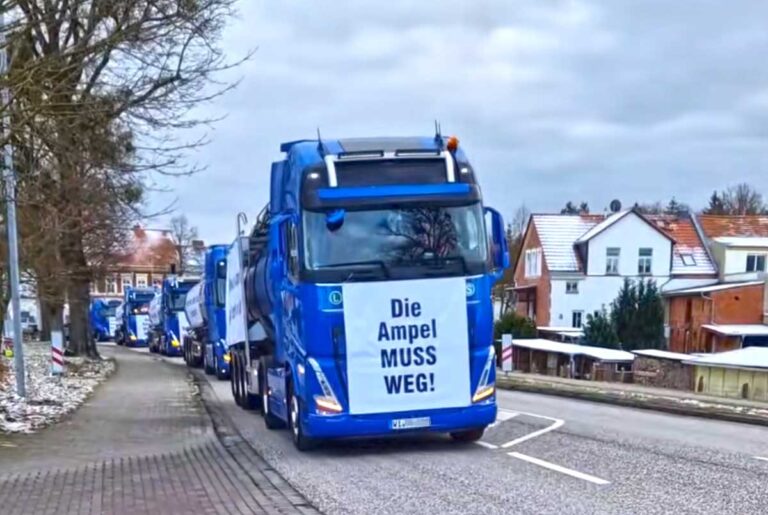LKW-Fahrer solidarisieren sich mit Bauernprotest in Perleberg