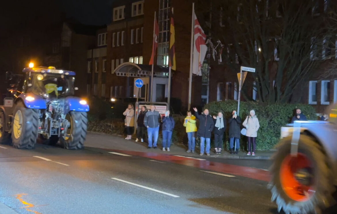 Zustimmung vor der Osnabrücker SPD-Geschäftsstelle für LKW-Protest