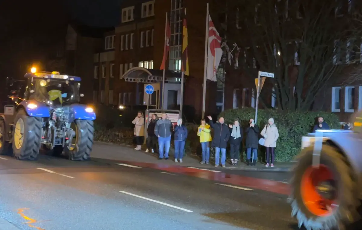 Zustimmung vor der Osnabrücker SPD-Geschäftsstelle für LKW-Protest
