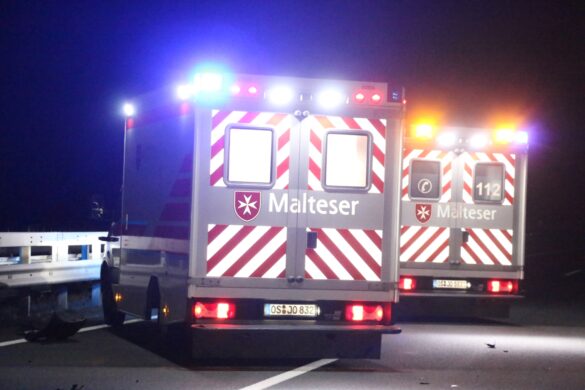 Vier Leichtverletzte nach Kollision von drei PKW auf Autobahn A1