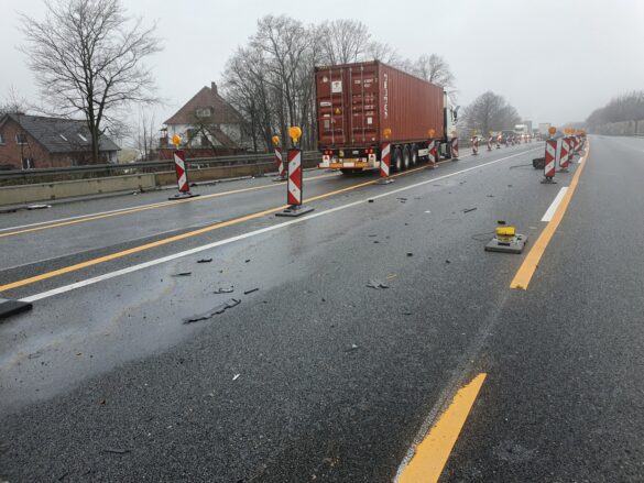Verkehr stundenlang beieinträchtigt: Kilometerlange Ölspur auf A30 nach Unfall
