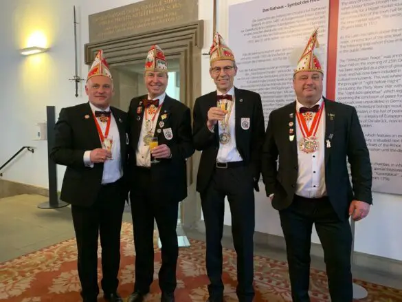 Darauf ein dreifaches Osna Helau: Schlüsselgewalt liegt wieder im Osnabrücker Rathaus