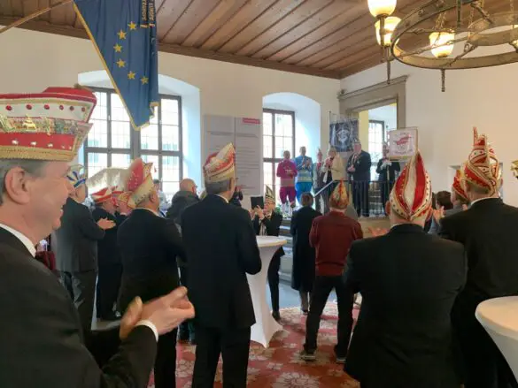 Darauf ein dreifaches Osna Helau: Schlüsselgewalt liegt wieder im Osnabrücker Rathaus