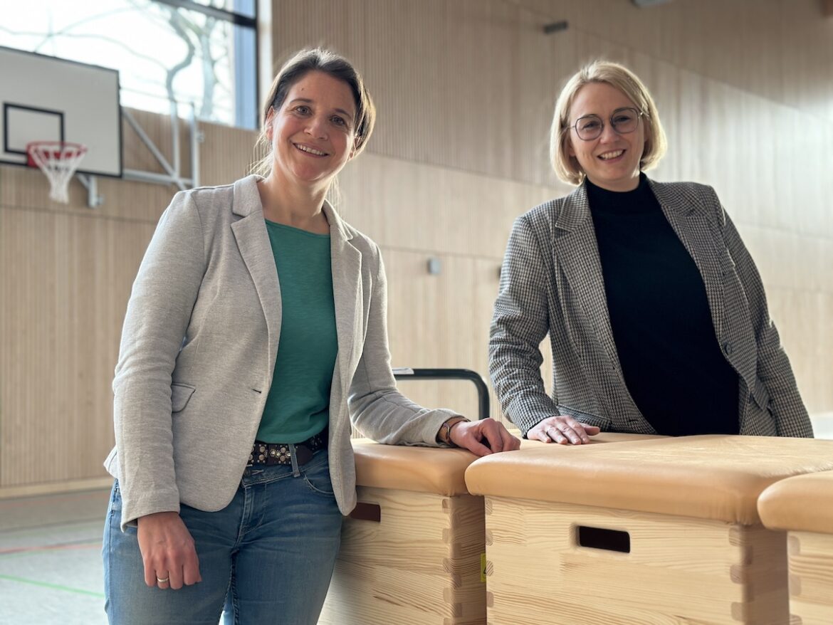 Schulleiterin Elke Schwarzkopf und Oberbürgermeisterin Katharina Pötter