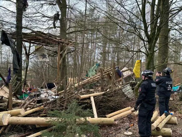 Protestcamp Waldi45 Nach langer Besetzung: Stadt Bramsche lässt Protestcamp "Waldi45" aufräumen