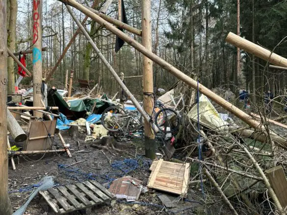 Protestcamp Waldi45 Nach langer Besetzung: Stadt Bramsche lässt Protestcamp "Waldi45" aufräumen