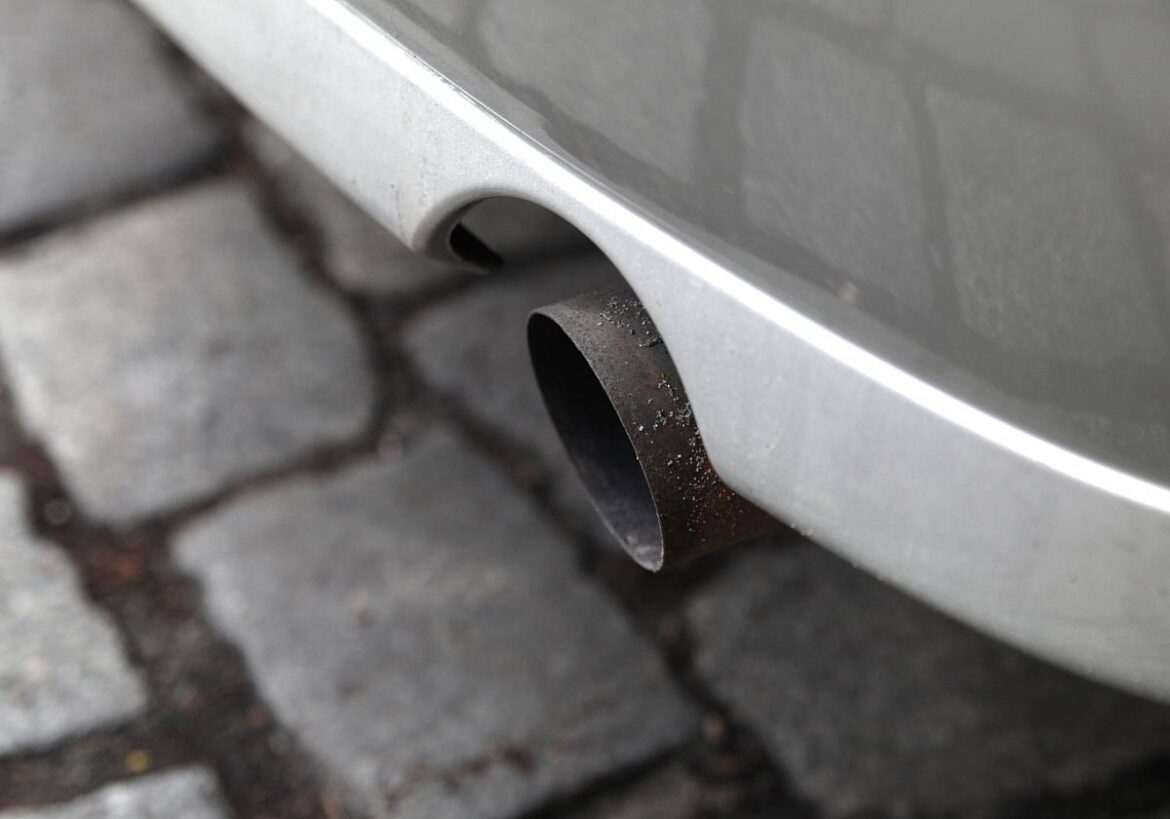 Auspuff vom Auto