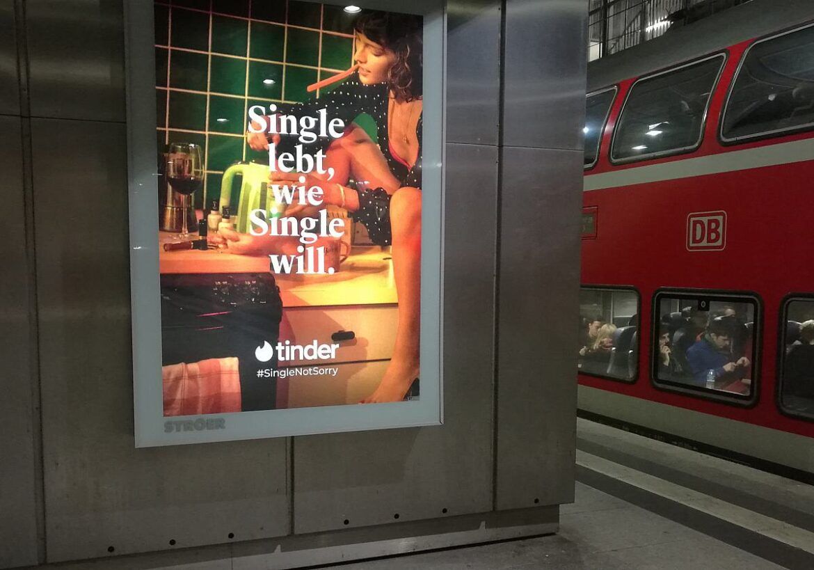 Werbeplakat von Tinder