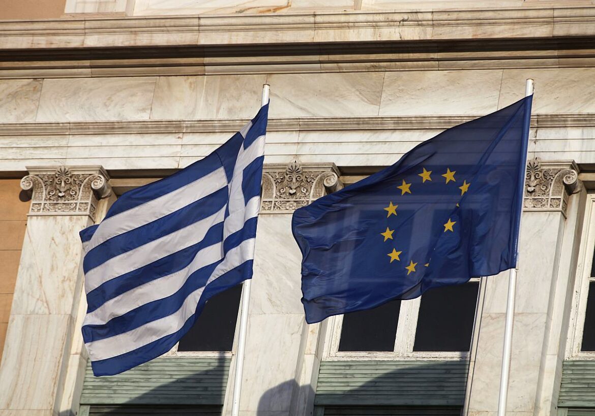 Flagge von Griechenland und der EU