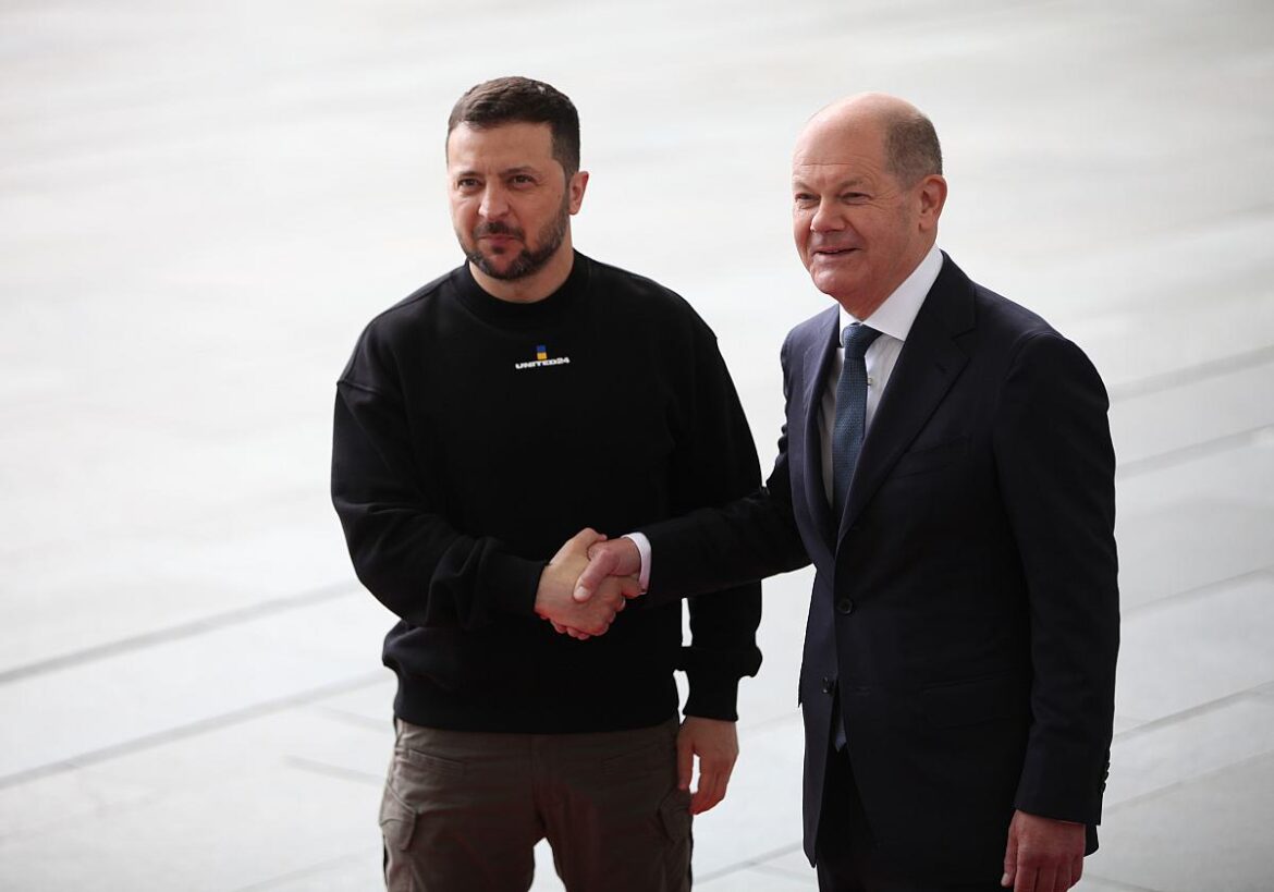 Ukrainischer Präsident Selenskyj und Bundeskanzler Olaf Scholz