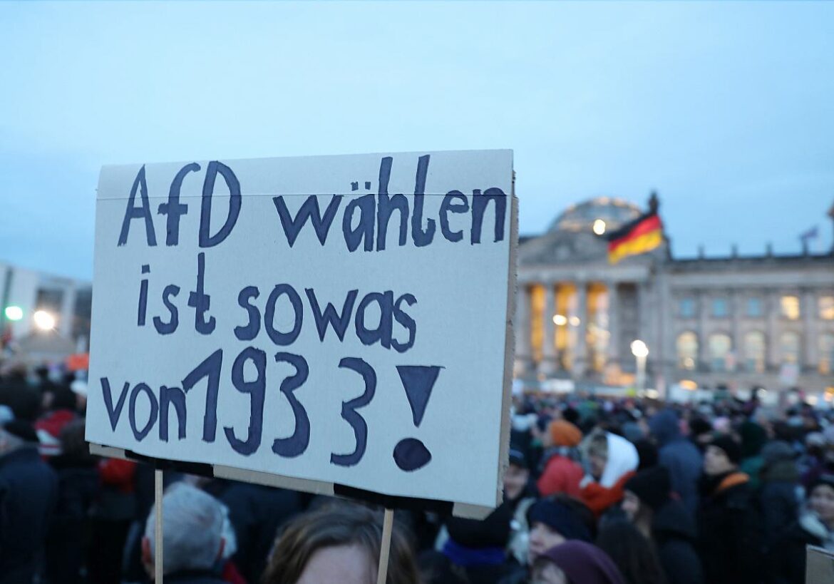 Demo gegen rechts: AfD wählen ist sowas von 1933!